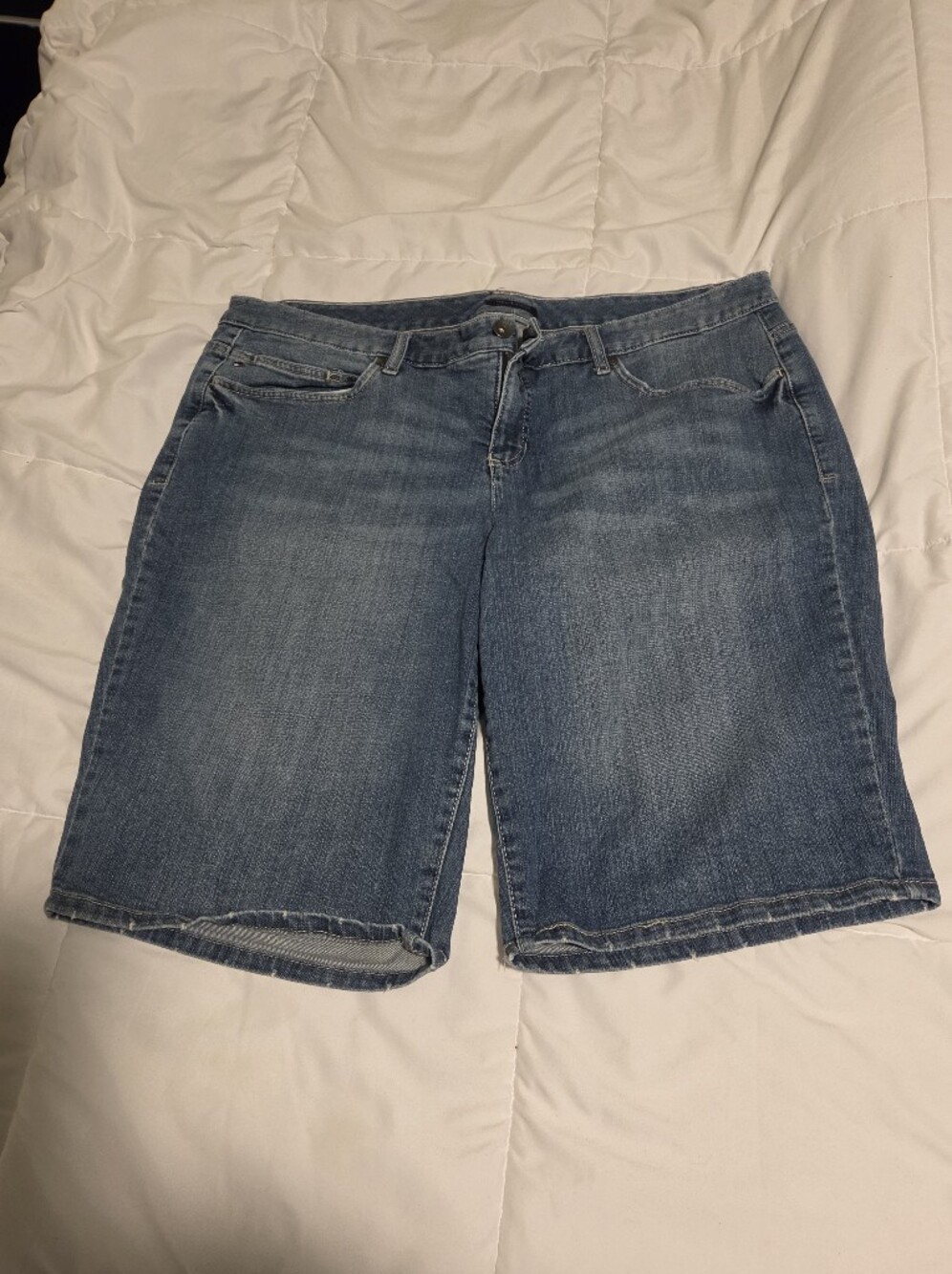 Tommy Hilfiger Women's  Relaxed Bermuda Denim Shorts in Faded Blue